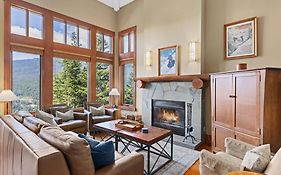 Taluswood The Heights 18 | Mountainside W/ Ski Access, Hot Tub, Tranquil Views Уистлер