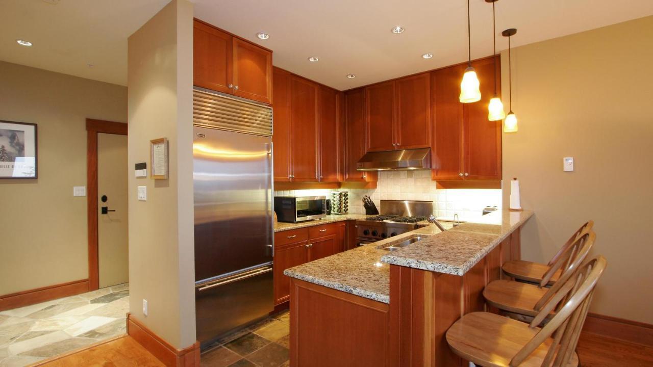 Taluswood The Heights 18 | Mountainside Townhome W/ Ski Access, Hot Tub, Tranquil Views Уистлер Экстерьер фото
