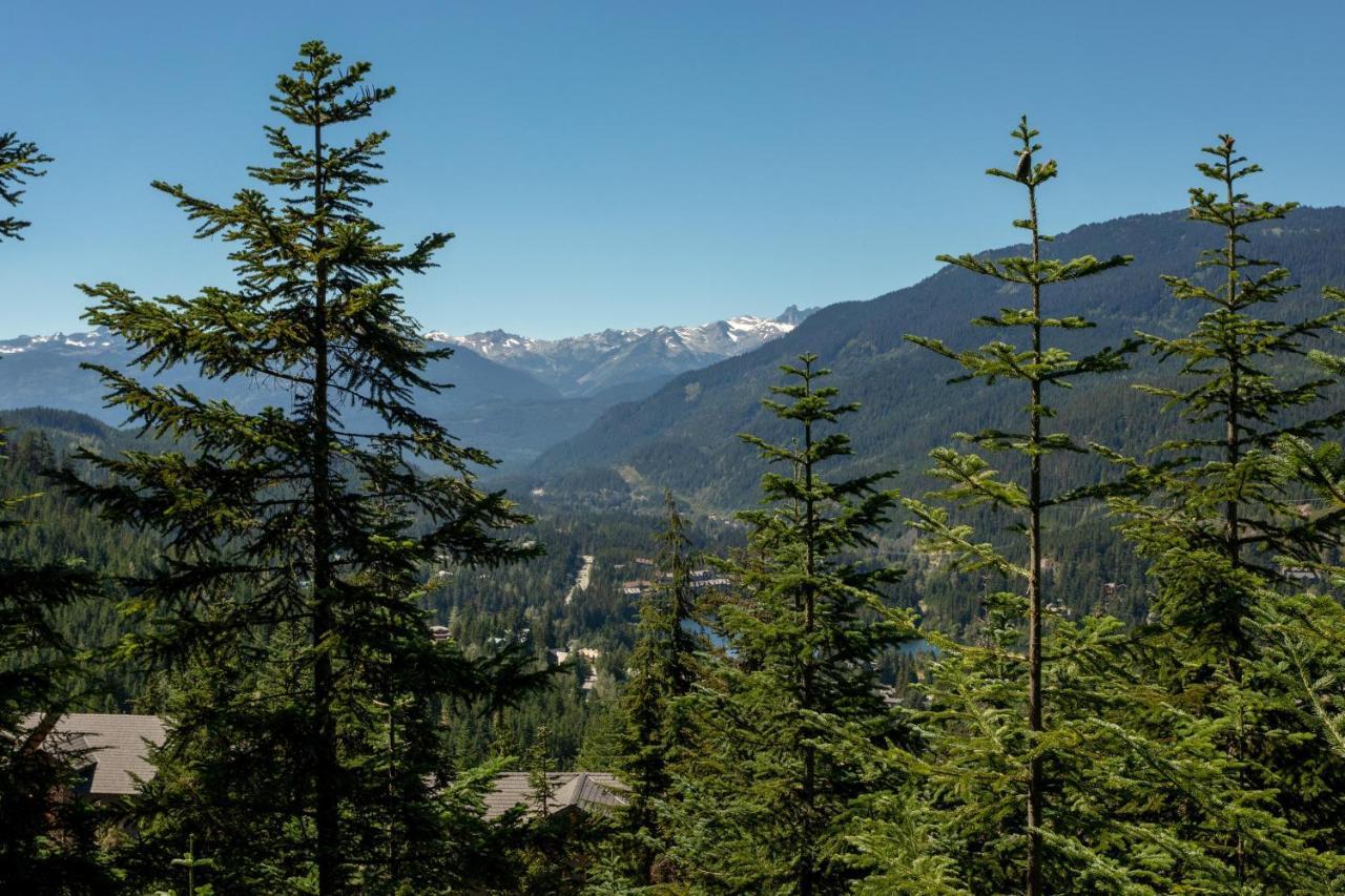 Taluswood The Heights 18 | Mountainside Townhome W/ Ski Access, Hot Tub, Tranquil Views Уистлер Экстерьер фото