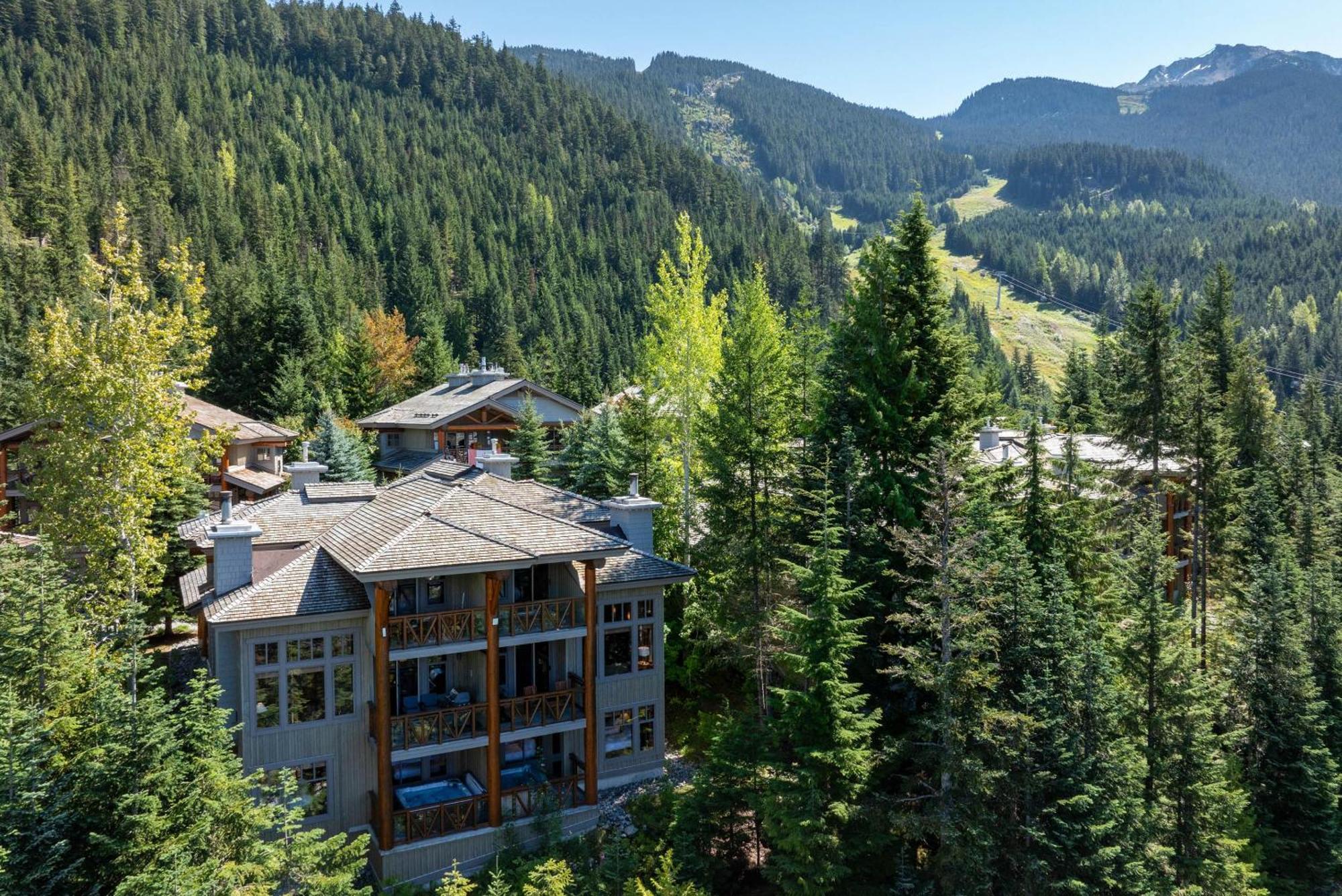 Taluswood The Heights 18 | Mountainside Townhome W/ Ski Access, Hot Tub, Tranquil Views Уистлер Экстерьер фото