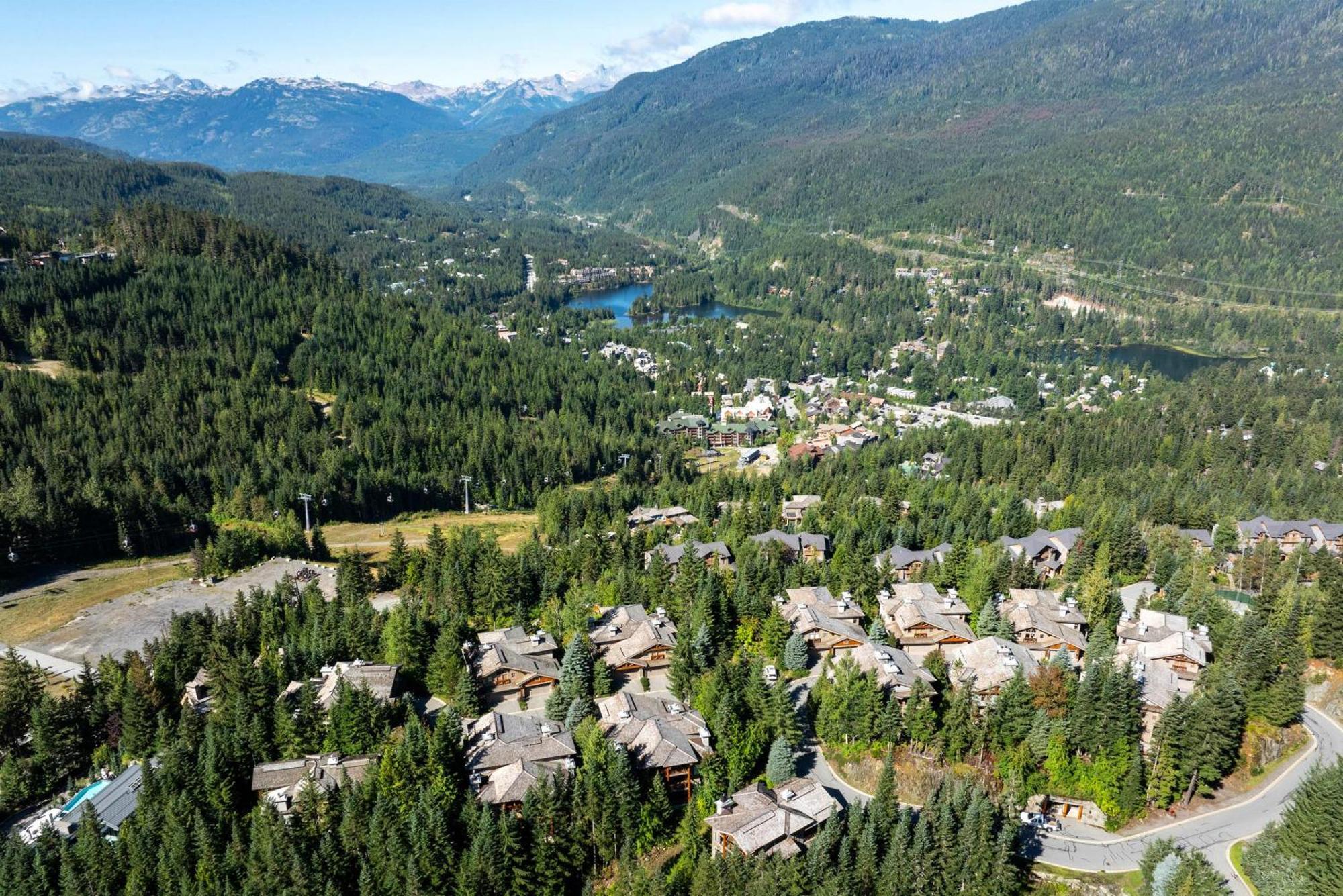 Taluswood The Heights 18 | Mountainside Townhome W/ Ski Access, Hot Tub, Tranquil Views Уистлер Экстерьер фото